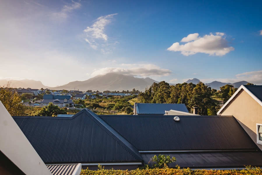 4 Bedroom Property for Sale in Kraaibosch Manor Western Cape